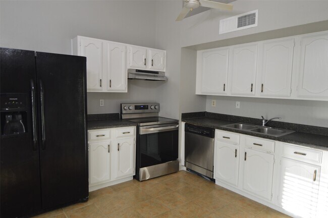Foto del edificio - 24014 4 Sixes Ln