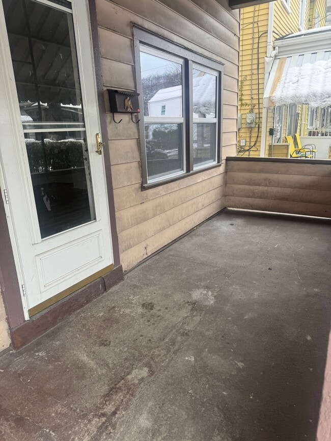 Foto del edificio - 142 Watkins Ave