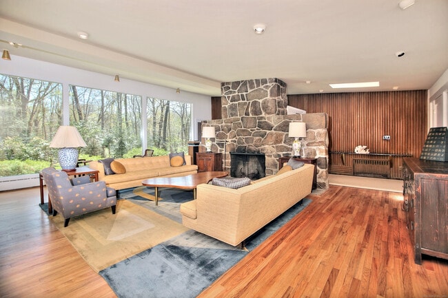 Foto del edificio - 208 Bayberry Ln