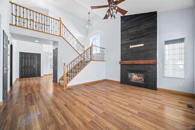 Foto del edificio - 421 W English Sparrow Dr