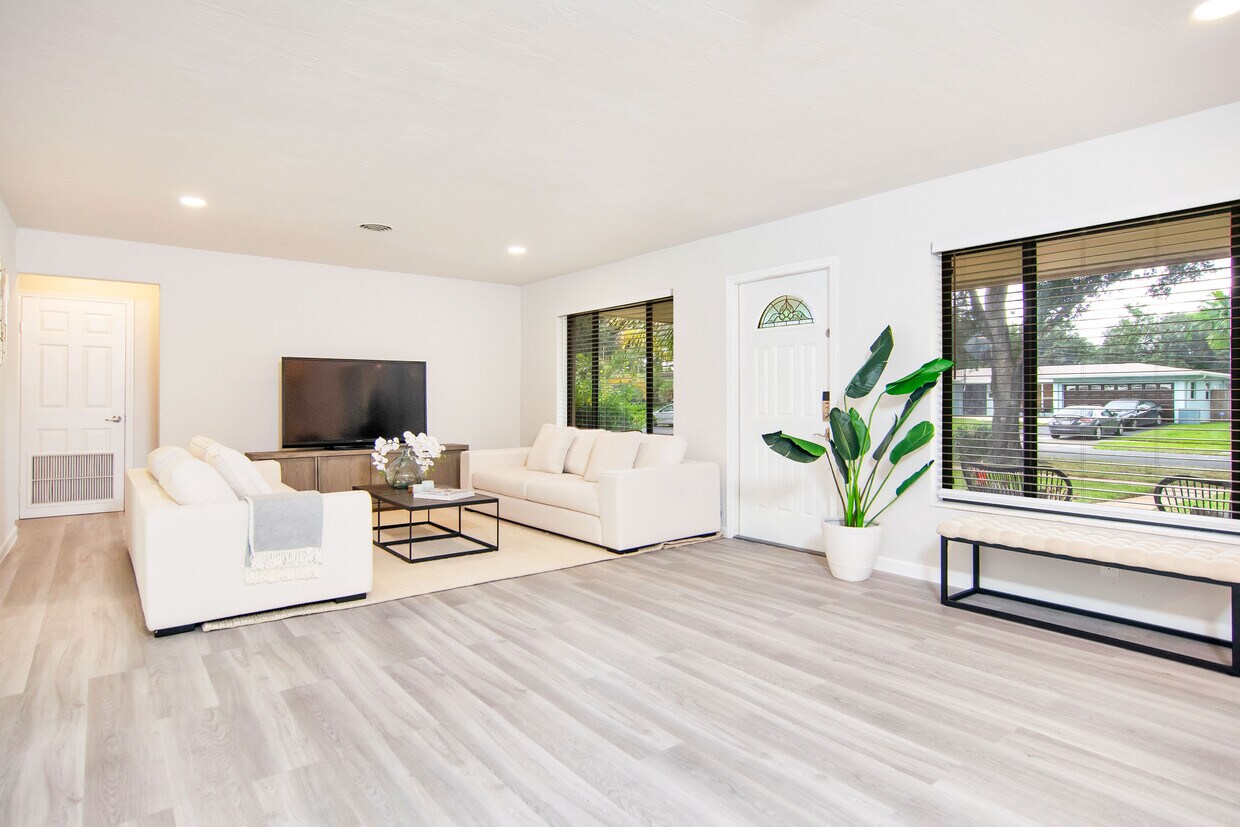 Foto principal - 5561 SW 2nd Court