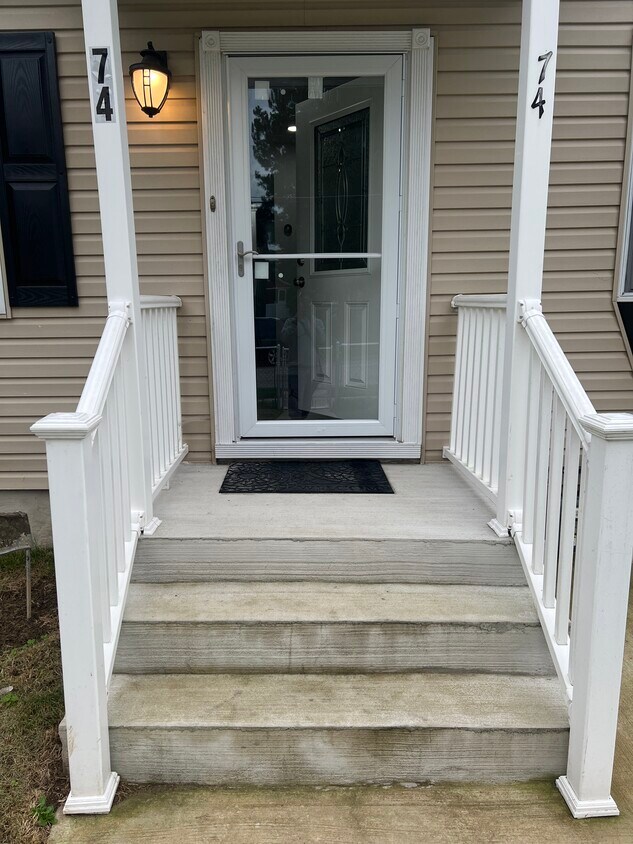 Primary Photo - 74 Smith Ave