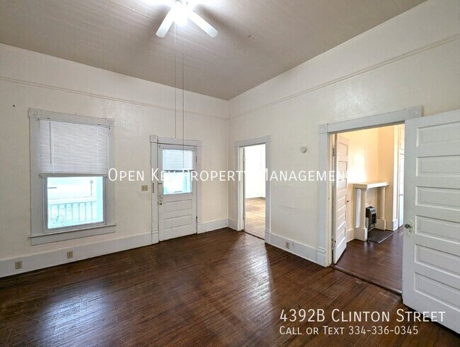 Building Photo - Charming 2/1.5 Duplex Downtown Marianna!