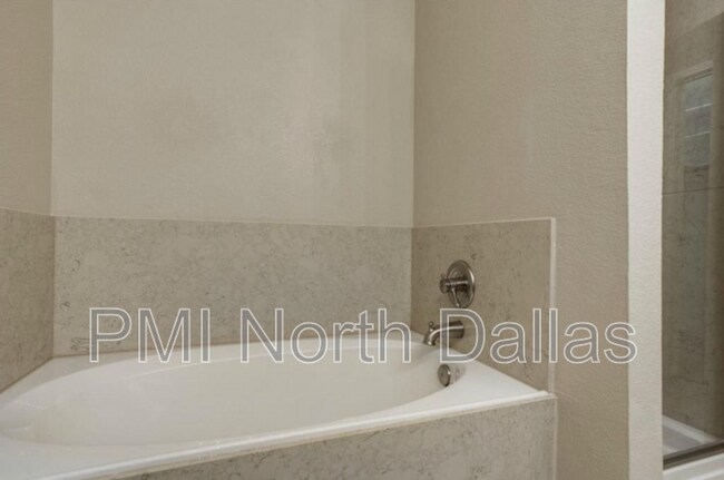 Foto del edificio - 7001 Van Gogh Dr