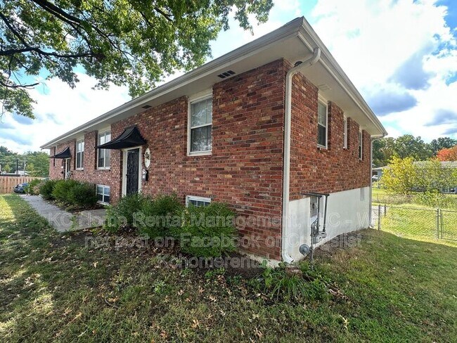 Foto del edificio - 710 NW Mock Ave