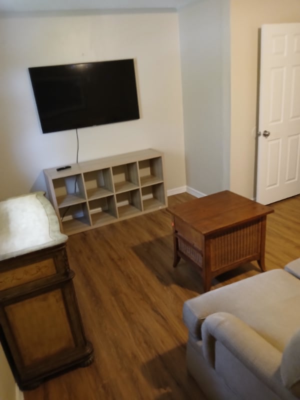 Foto del edificio - 4143 Lake Lawne Ave