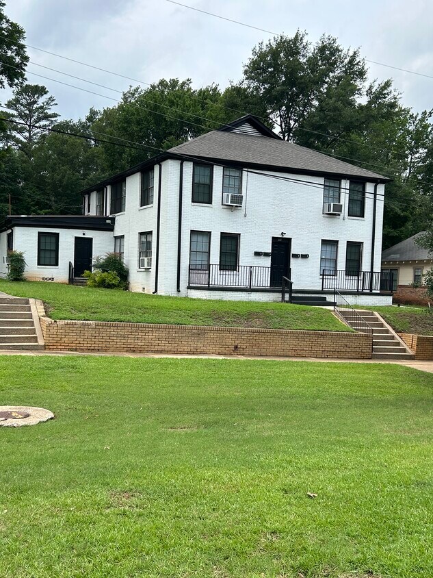 Foto principal - 601 N Grove St