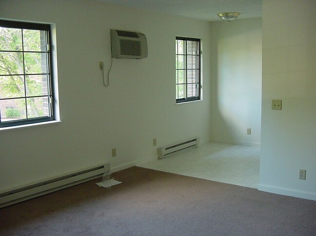 Nueva sala de estar - 15 Hampshire Ct