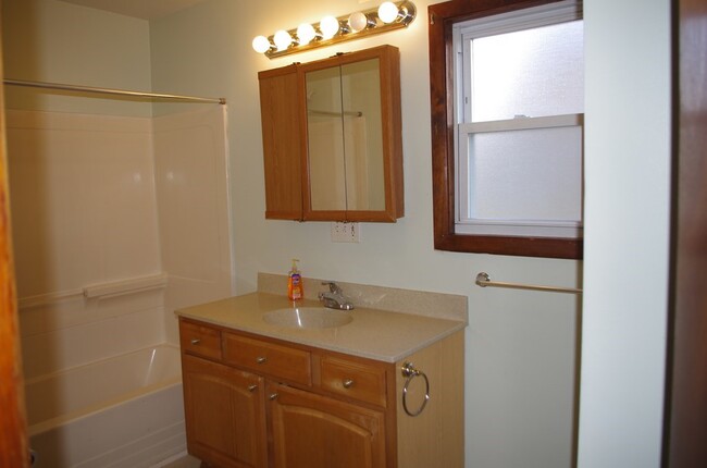 Building Photo - 124 Muzzy St