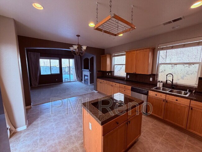 Foto del edificio - 9070 Jack Hammer Ct