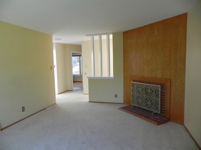 Living Room - 70 Stanford Heights Ave
