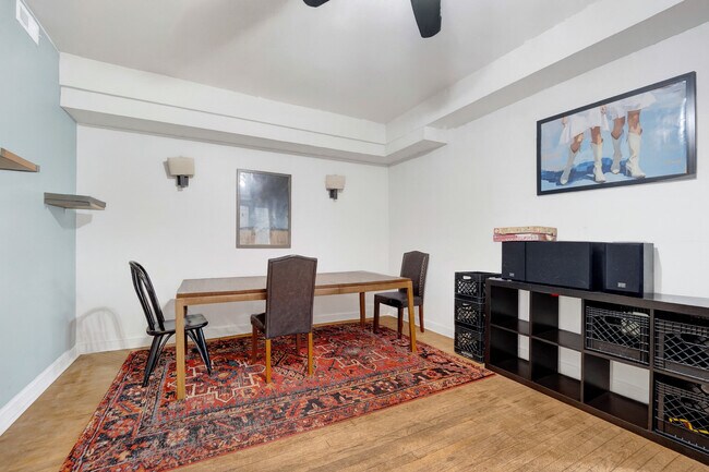 Foto del edificio - 2638 W Haddon Ave