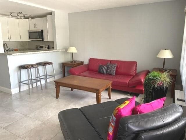 Foto del edificio - 4 Ventnor Dr