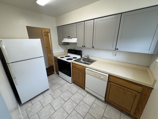 Building Photo - 306 E Ridley Ave