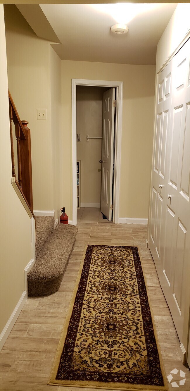 Eagle Landing Apartments under 1,000 Burke, VA 4 Rentals