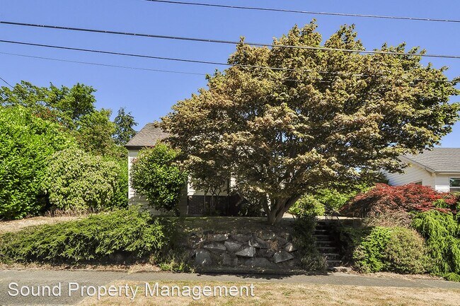 Foto del edificio - 3 br, 1 bath House - 2536 30th Ave west