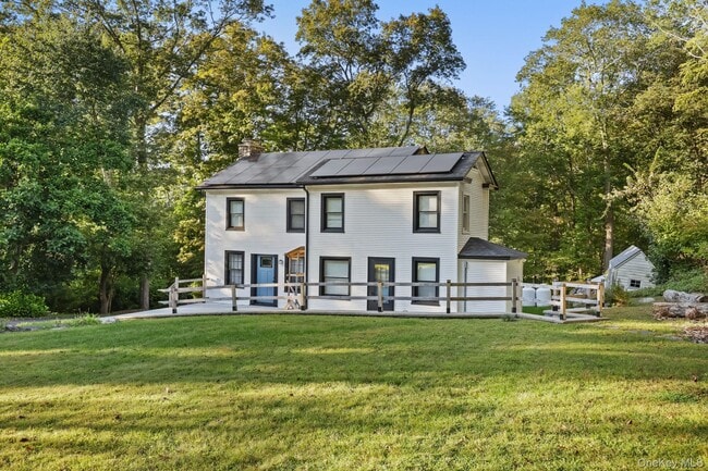 Building Photo - 1302 NY-22
