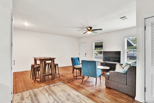 Building Photo - 2444 Cincinnati Ave