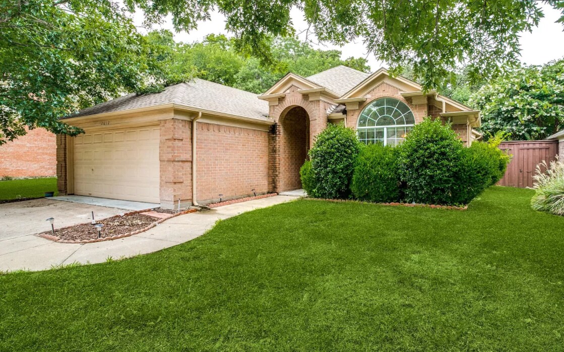 Primary Photo - 2612 Creekhaven Dr