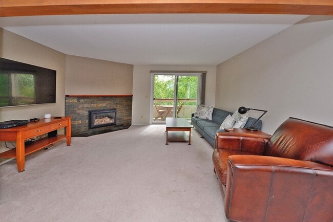 Foto del edificio - Convenient East Side Condo
