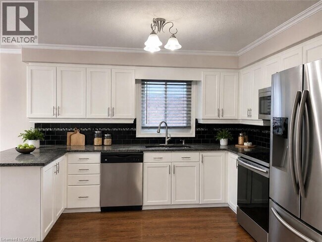 Building Photo - 530 Peach Blossom Ct