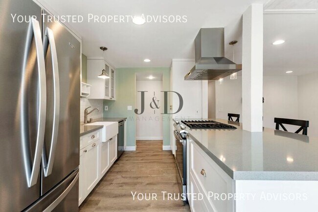 Foto del edificio - 906 Rose Dr