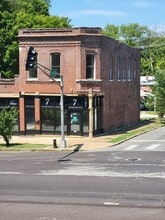 Building Photo - 5601 S Broadway