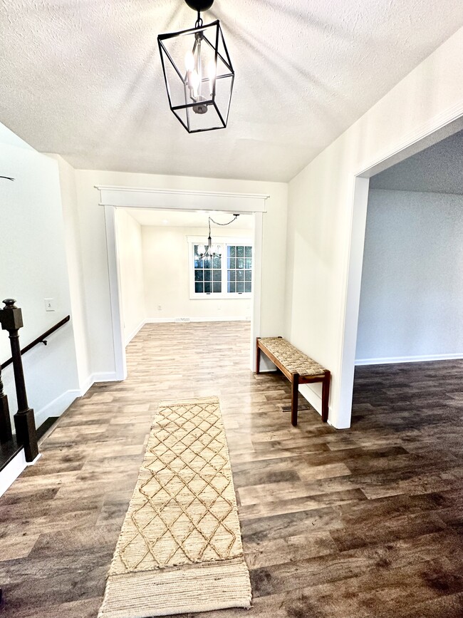 Building Photo - 643 Bedford Springs Rd