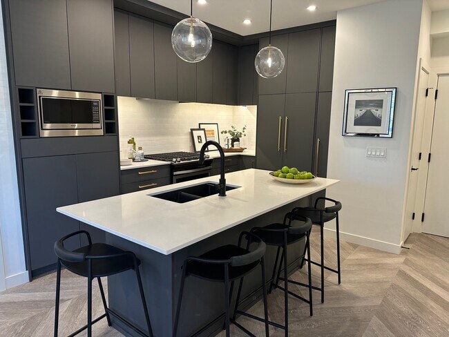 Photo du bâtiment - 4275-4275 Norford Ave NW