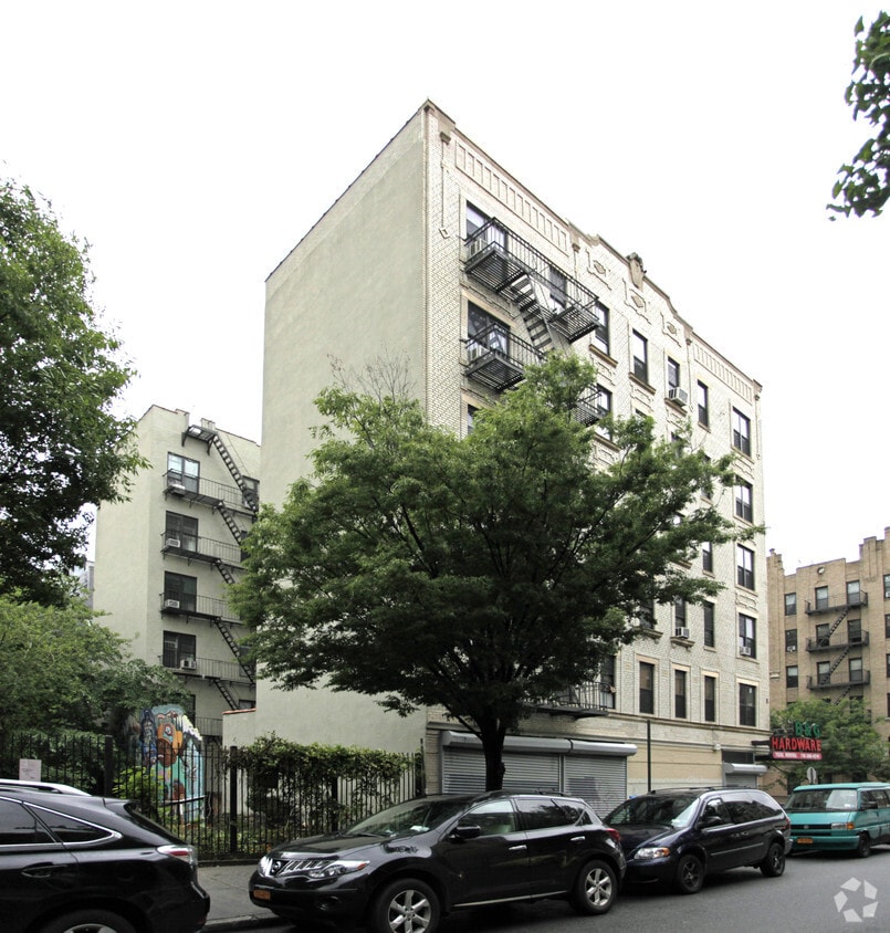Building Photo - 210 Roebling St