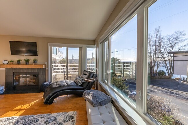 Foto del edificio - 3824 Beach Dr SW