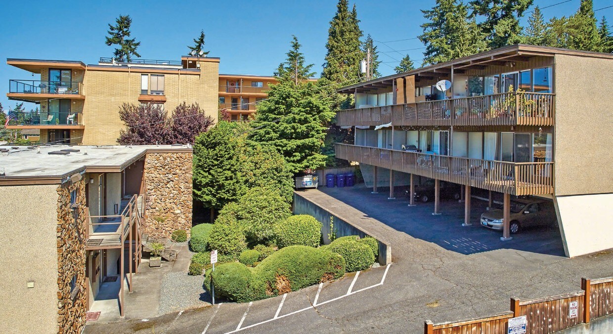 Primary Photo - Lochleven Apartments