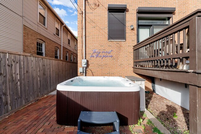 Foto del edificio - 2630 S Throop St