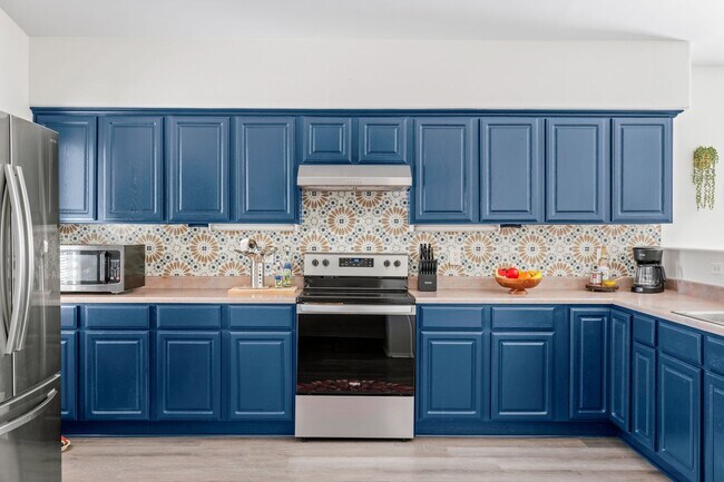 Foto del edificio - New Home in With Historic Charm in Coveted Garfield District
