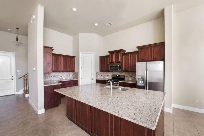 Building Photo - 15217 Glen Heather Dr