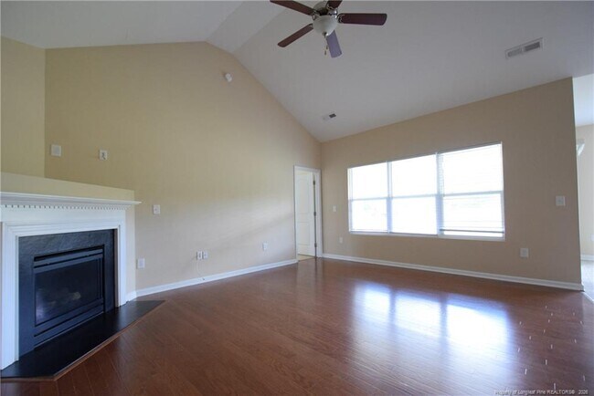 Foto del edificio - 2541 Spinnaker Dr