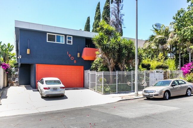 Building Photo - 1908 Clinton St