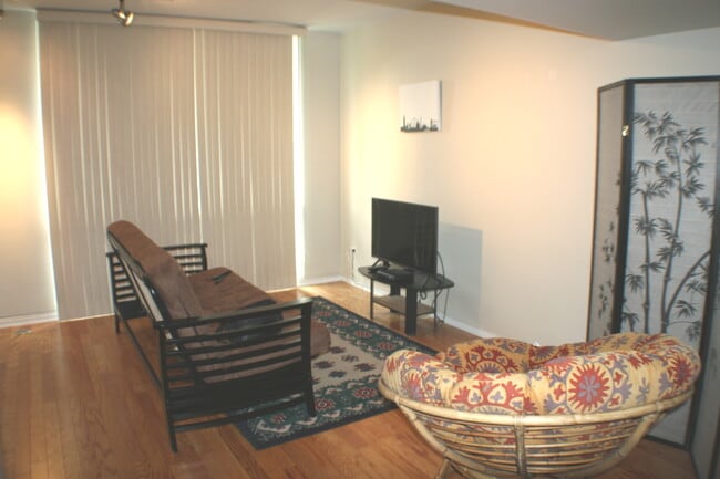 Building Photo - 61 W 15th St