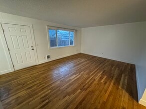 Building Photo - 3622 E 13th St