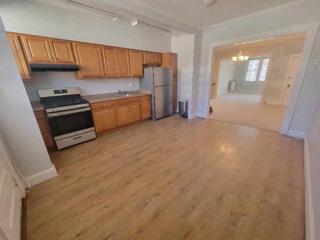 Foto del edificio - 2214 W Saratoga St