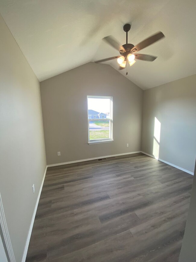Building Photo - Brand New Home!!