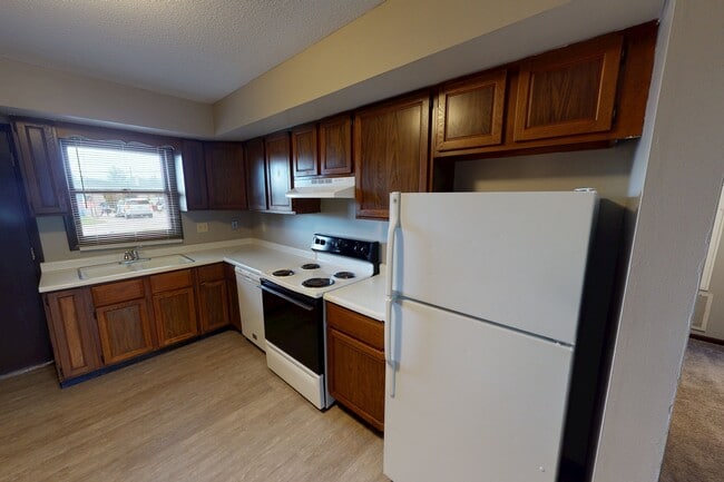 Building Photo - 302 Hubbell Dr
