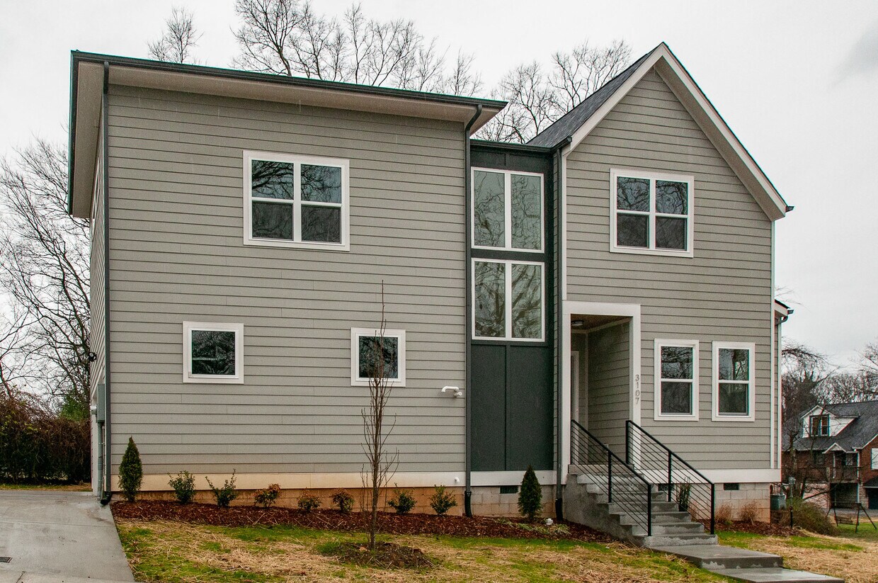 Primary Photo - 300 Sunrise Ave