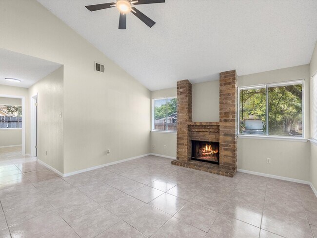 Building Photo - 23526 Tree House Ln