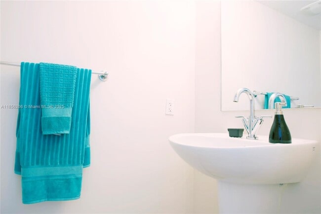 Building Photo - 41 SE 5th St