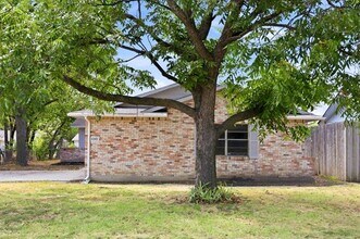 Building Photo - 4349 Chestnut Dr