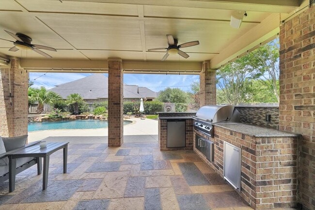 Building Photo - 28602 Hayden Park Dr