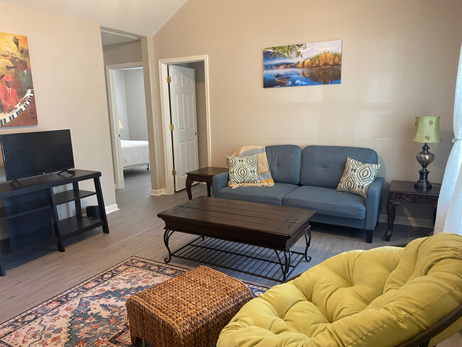 Foto del edificio - Room in House on Rucker Cliff Dr