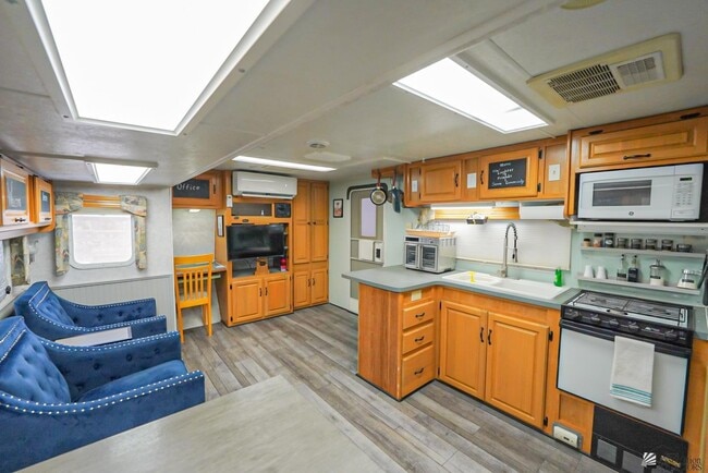 Foto del edificio - 14349 E 28th Ln