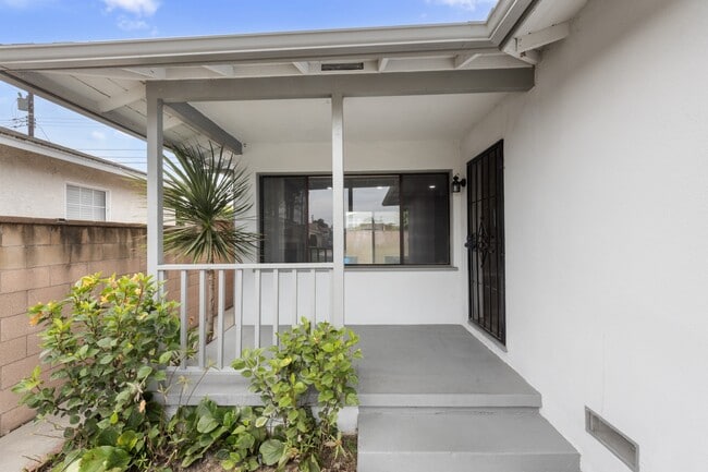 Photo - 13921 Daphne Ave House